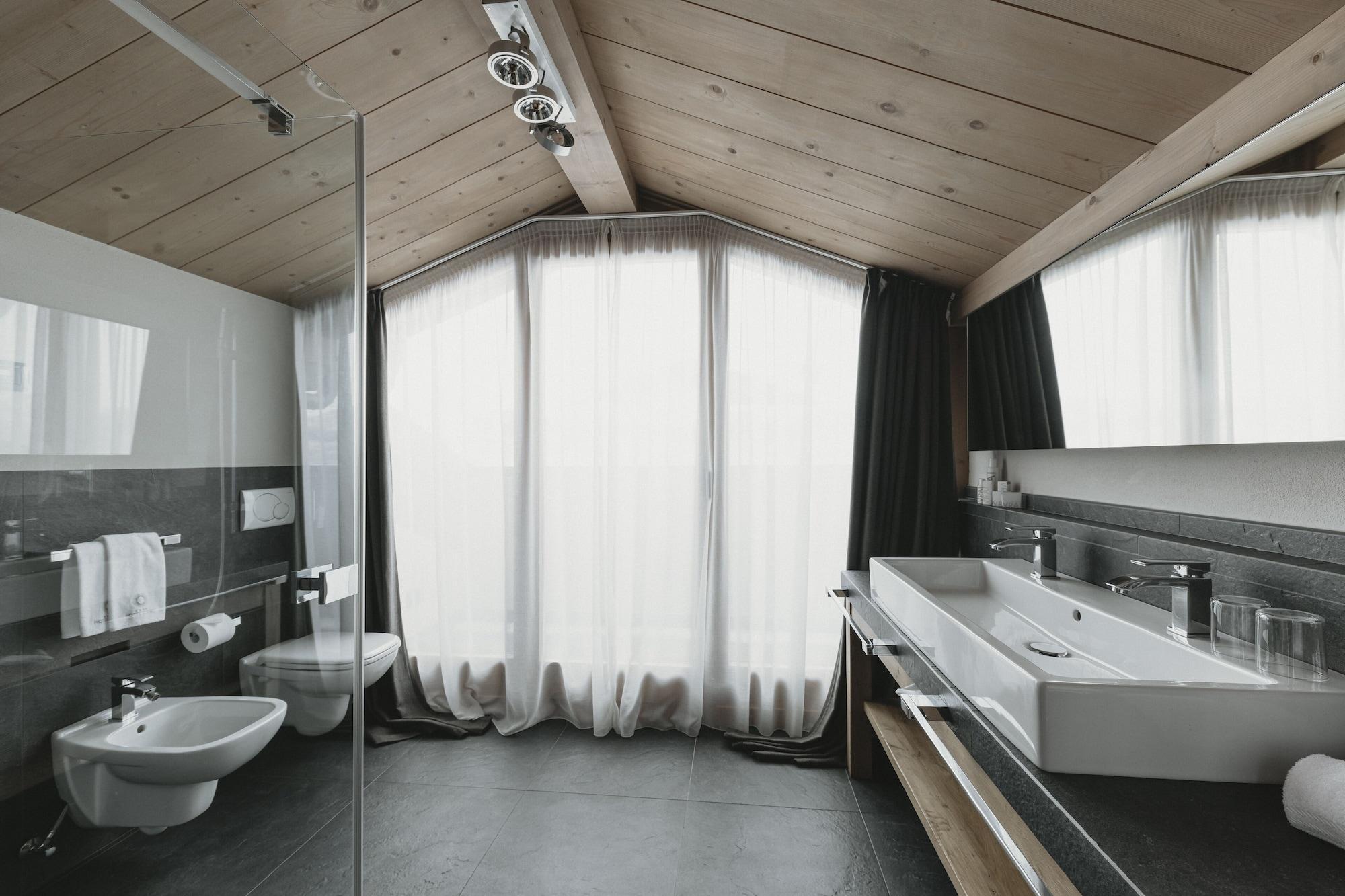 Eco & Wellness Boutique Hotel Sonne Livigno Luaran gambar